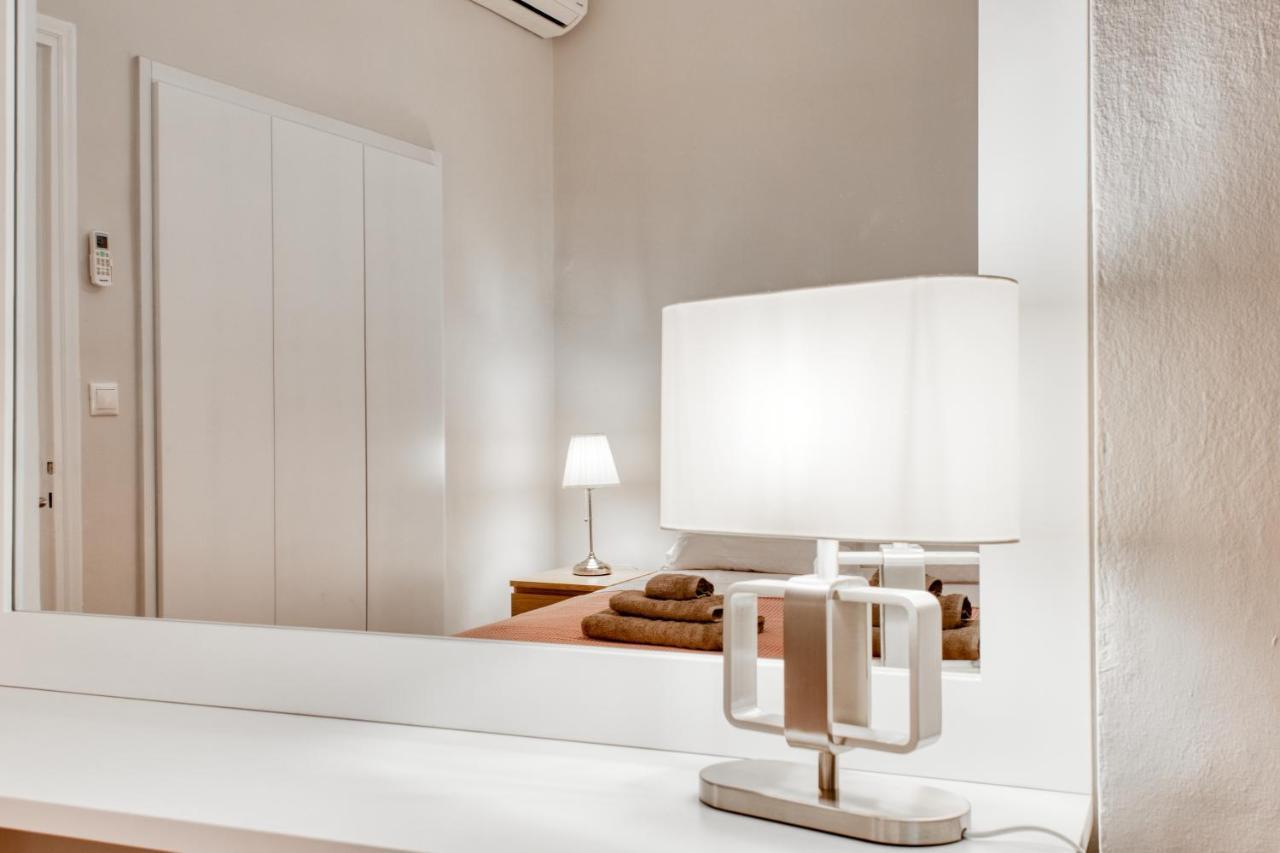 אתונה Modern 2-Bedroom Apt, 200M From The Acropolis מראה חיצוני תמונה