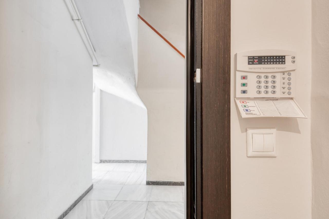 אתונה Modern 2-Bedroom Apt, 200M From The Acropolis מראה חיצוני תמונה