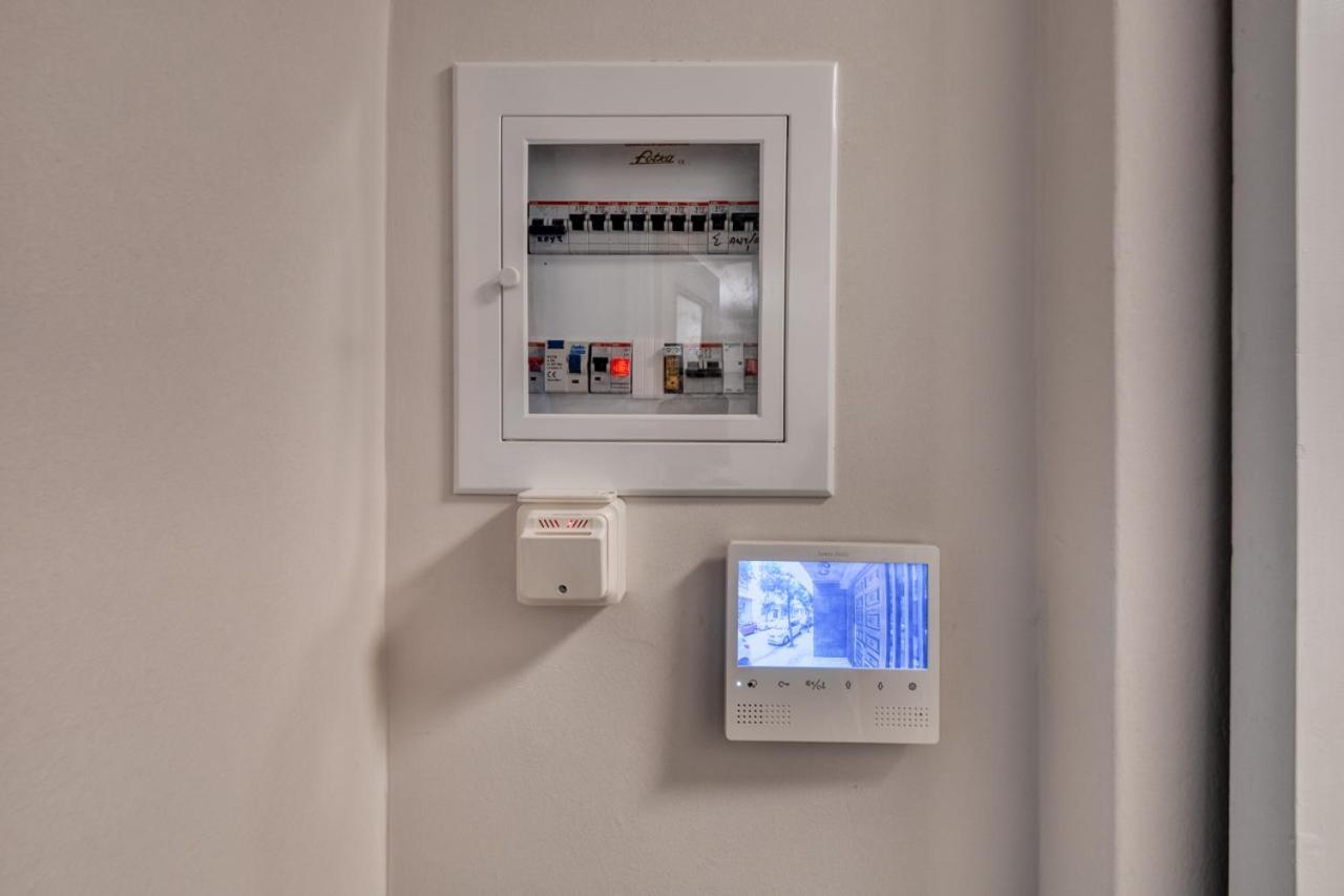 אתונה Modern 2-Bedroom Apt, 200M From The Acropolis מראה חיצוני תמונה